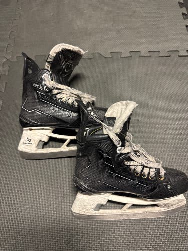 Bauer Supreme M50 Pro Hockey Skates Regular Width Size 3 (Used)