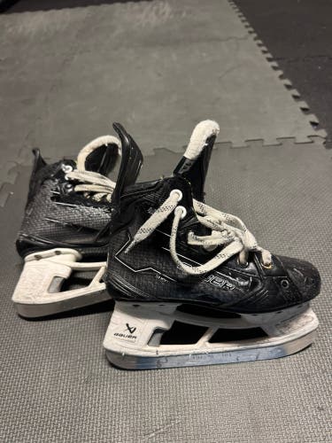 Bauer Supreme M50 Pro Hockey Skates Regular Width Size 1.5 (Used)