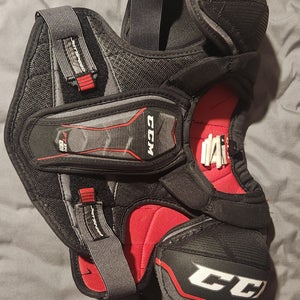 Small Junior CCM FT370 Shoulder Pads (Used)