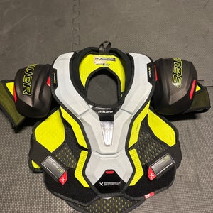 Junior Small Bauer Vapor Hyperlite Shoulder Pads (New)