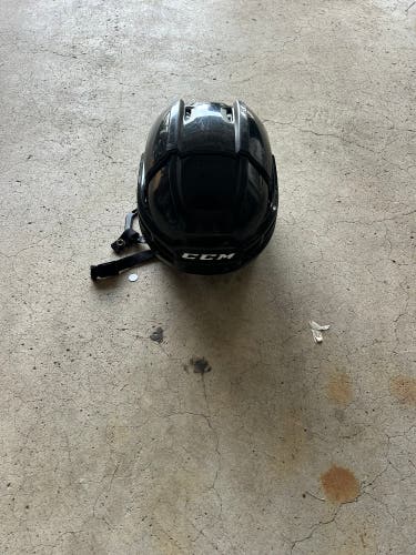 Medium CCM Tacks 910 Helmet (Used)