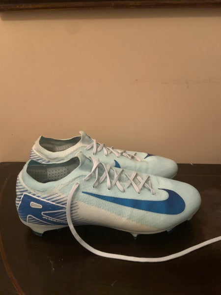 Blue Men's Size M 9.5 (W 10.5) Nike Molded Cleats Cleats (Used)