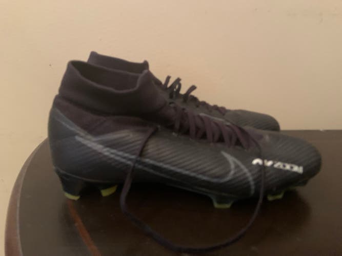 Black Men's Size M 9.0 (W 10.0) Nike Cleats (Used)
