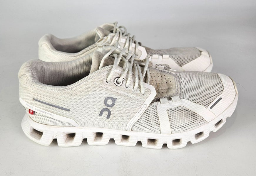 On Cloud 5 Walking Running Shoe Sneaker Women's Size 6.5  Shell White