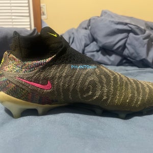 Unisex Size M 6.5 (W 7.5) Nike Phantom GX Cleats (Used)