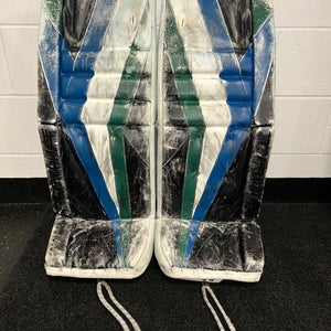 True Catalyst 9X3 Goalie Leg Pads 32+2