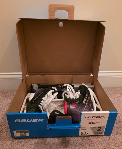 2024 Bauer Supreme M5 Pro Hockey Skates Size 5.5 (Used)