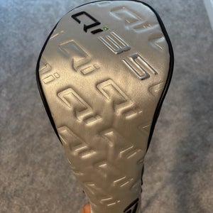 Men's 2025 TaylorMade Qi35 Right Handed Driver Stiff Flex 9 Loft (Used)