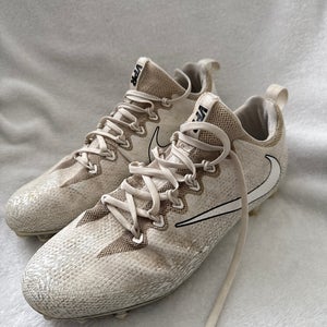 White Men's Size M 11.5 (W 12.5) Adult Nike Low Top Molded Cleats (Used)