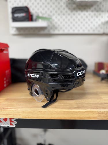 Medium CCM tacks 720 Helmet (New)