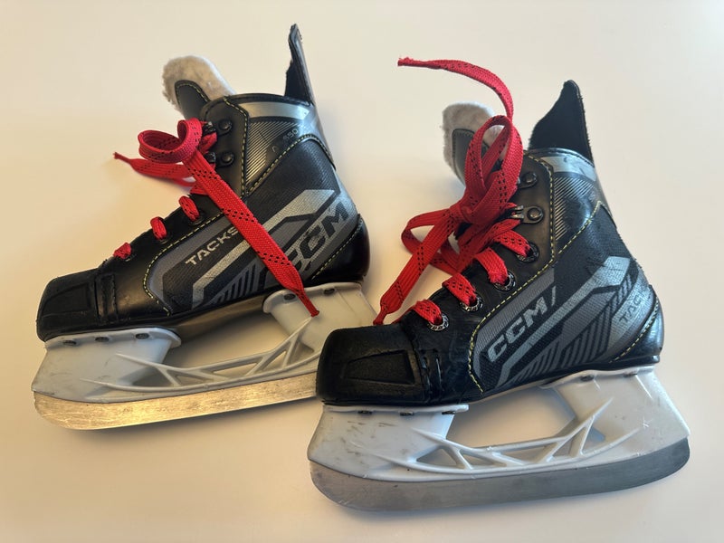 CCM AS-550 Hockey Skates 11 (Used)