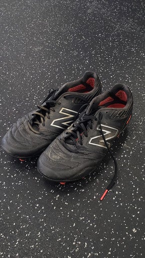 Used New Balance Soccer Cleats Black Senior 8.5 11849-S000029503