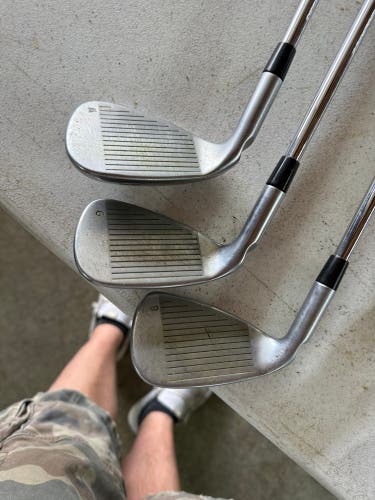 Men's Ping G400 Right Handed Iron Set Regular Flex Steel Shaft (Used)