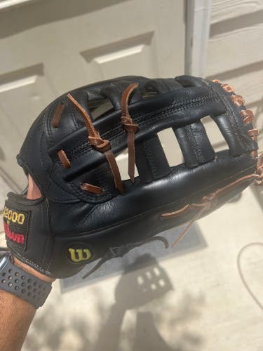 Wilson RH Outfield A2000 ELO Baseball Glove 12.25" (Used)