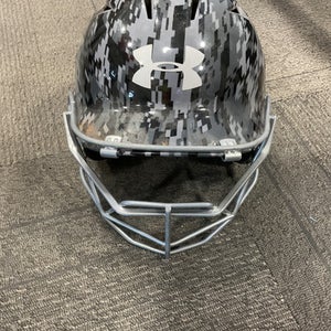 Used Under Armour BATTING HELMET W/ MASK Batting Helmet w/Mask Grey One Size 11614-S000217033