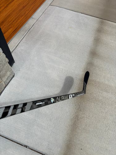 Senior Warrior Alpha LX Pro Left Hand Hockey Stick P28 Pro Stock (Used)