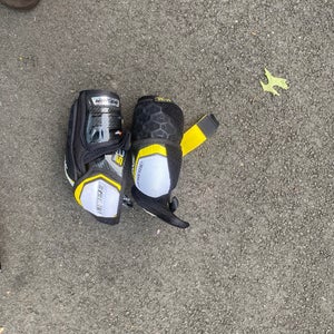 Medium Intermediate Bauer Supreme 2S Pro Elbow Pads (Used)