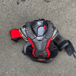 Senior Medium Bauer Vapor 3X Pro Shoulder Pads (Used)