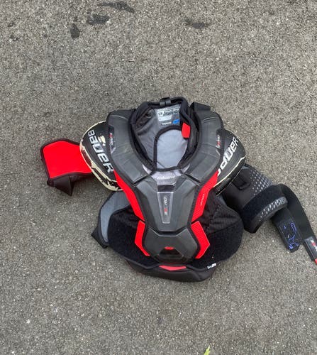 Senior Medium Bauer Vapor 3X Pro Shoulder Pads (Used)