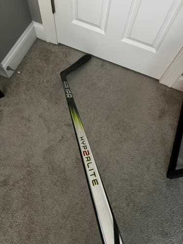 Senior Bauer Vapor Hyperlite 2 Right Handed Hockey Stick P92M (New)