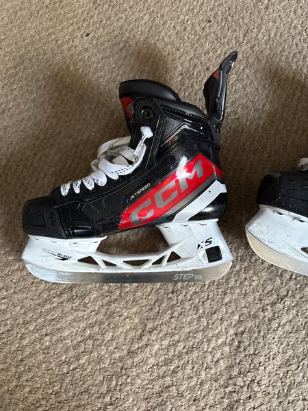 CCM JetSpeed FT6 Hockey Skates Regular Width Size 5 (Used)