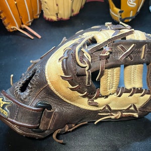 Mizuno RH First Base Franchise Baseball Glove 12.5" (Used)