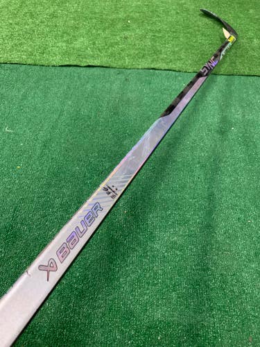 Senior Bauer Supreme UltraSonic Dressed as Nexus Sync Hockey Stick Right Handed (Used)