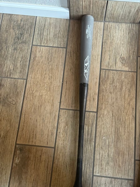 2023 AXE Hardwood Composite BBCOR Certified Bat (-3)  30 oz 33" (Used)