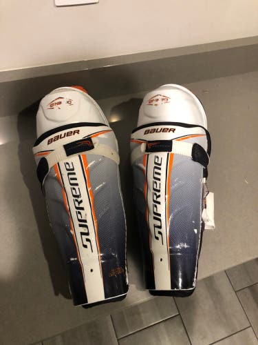 Bauer one 60 shin guards