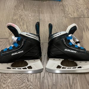 Bauer Prodigy Hockey Skates 10/11 (Used)
