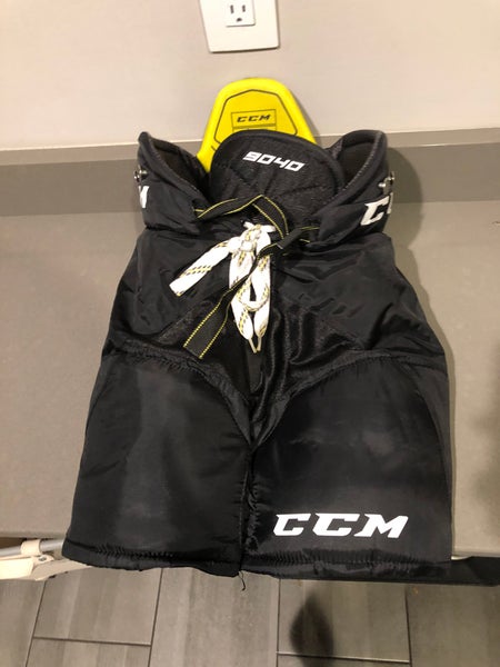 Small Junior CCM Tacks 9040 Hockey Pants  (Used)