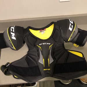 CCM tacks 9040 chest protector large