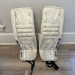 32"  2020 CCM Extreme Flex 4 Pro Goalie Leg Pads (Used)