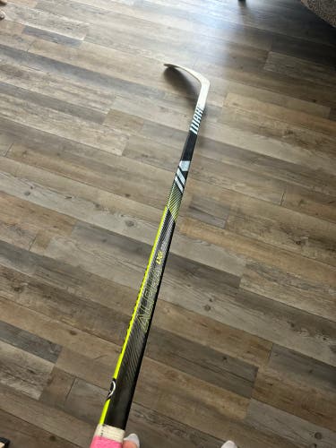 Senior Warrior Alpha LX2 PRO Right Handed Hockey Stick P28 (Used)