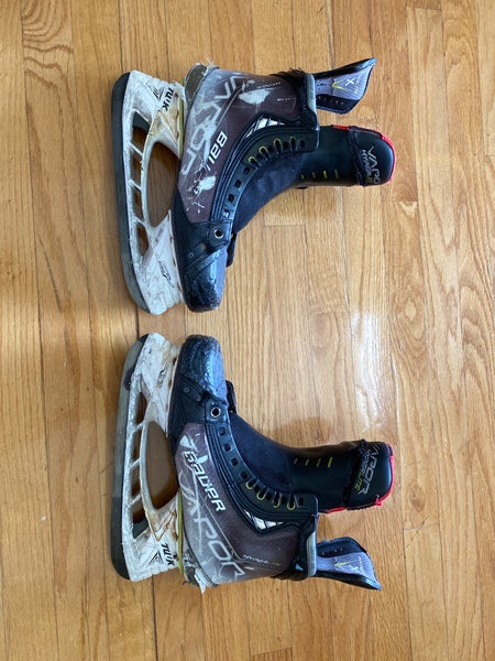 Bauer Vapor Hyperlite Hockey Skates Wide Width  7.5 (Used)