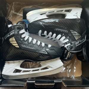 True Catalyst Arc Hockey Skates w/ Tuuk Lightspeed Edge Holders - Size 5 Wide (Used)