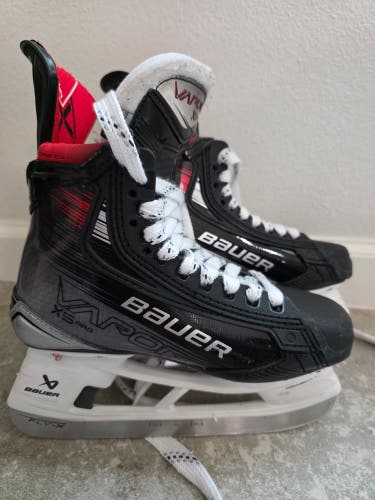 2024 Bauer Vapor 5x pro Hockey Skates Regular Width Size 3 (like new)