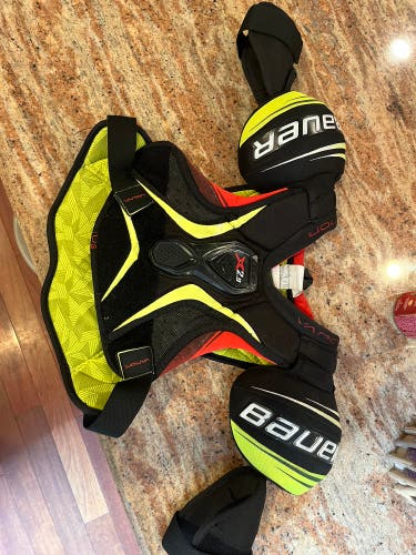 Junior Large Bauer Vapor X2.9 Shoulder Pads (Used)
