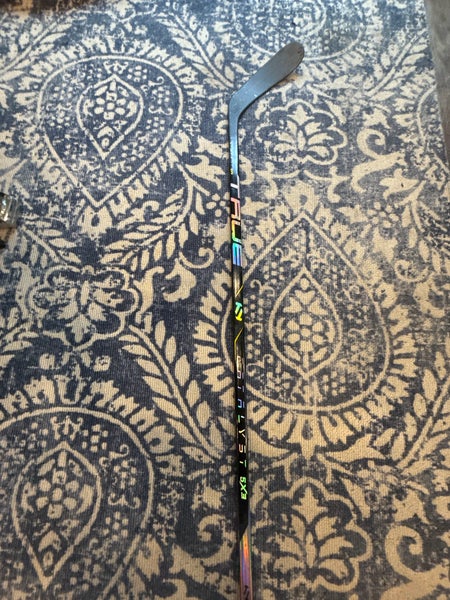 Junior True Catalyst 5x3 Right Handed Player Hockey Stick T28  (Used)