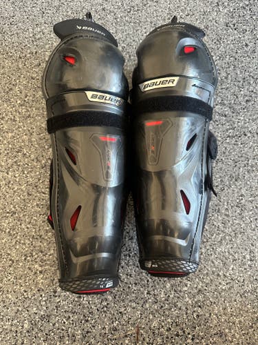 Intermediate Bauer Vapor 3X Pro 14" Shin Pads (Used)