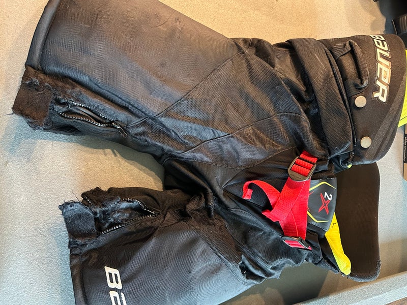 Large Junior Bauer VAPOR 2X Hockey Pants  (Used)