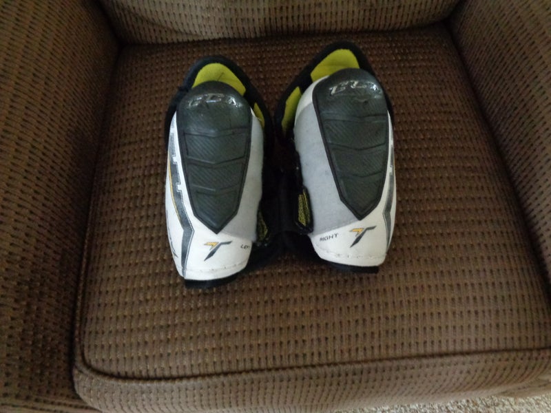 Senior Medium CCM Classic Pro Elbow Pads (Used)