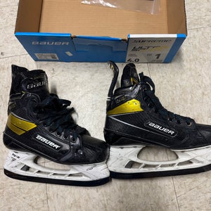Bauer Supreme UltraSonic Hockey Skates Size 4 (Used)