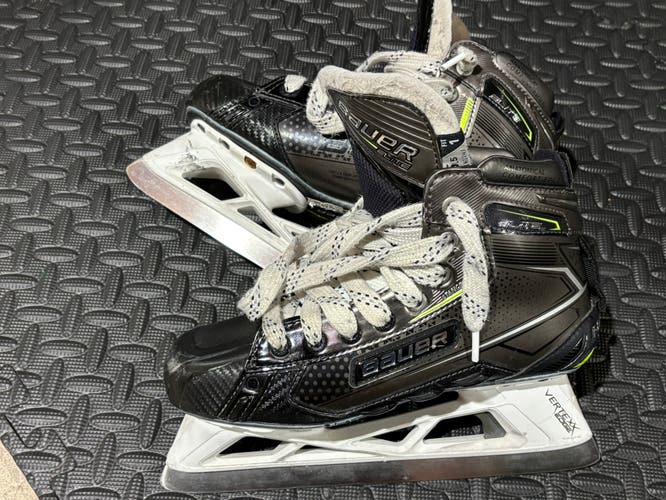 Bauer Elite Hockey Goalie Skates 5.5 (Used)