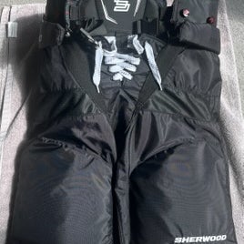 Junior XL Sher-Wood Rekker Legend 2 Hockey Pants (Used)