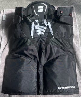 Junior XL Sher-Wood Rekker Legend 2 Hockey Pants (Used)