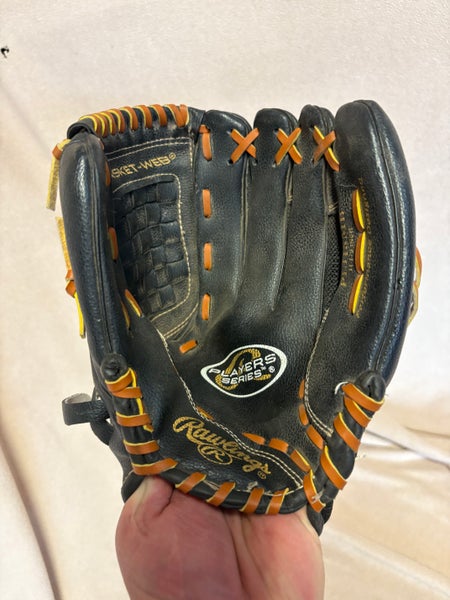 RH Rawlings Player series Baseball Glove 11.5" (Used)