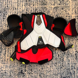 Intermediate Large Bauer Vapor Hyperlite Shoulder Pads  (New)