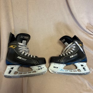 Nike Supreme one35 Hockey Skates Size 4 (Used)