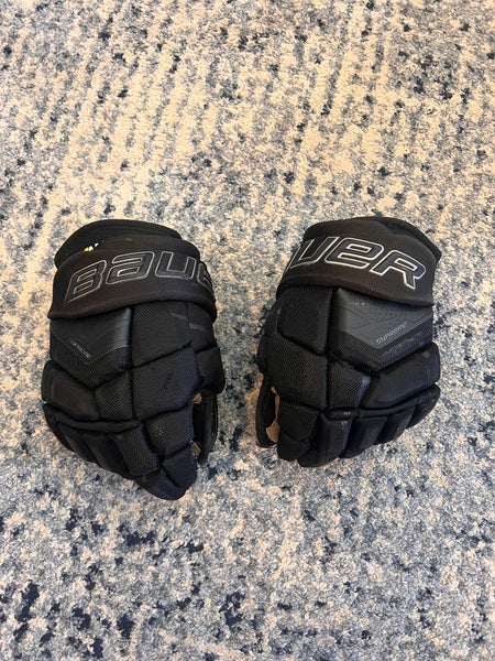 Bauer Supreme Ultrasonic Gloves 11"  (Used)